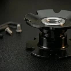 Araña Universal Cinética Bike – Detalle del sistema de ajuste de dirección