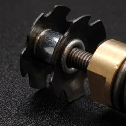 Damper Mass Energy sobre fondo oscuro – Sistema de suspensión dinámica interna para bicicletas